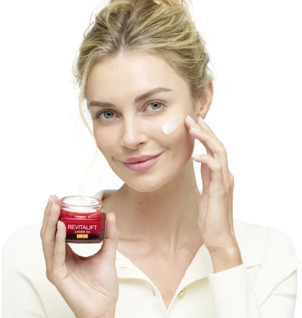 L’Oréal Paris Revitalift Laser X3 Dreifach-Power Anti-Age Pflege Tag LSF25 6